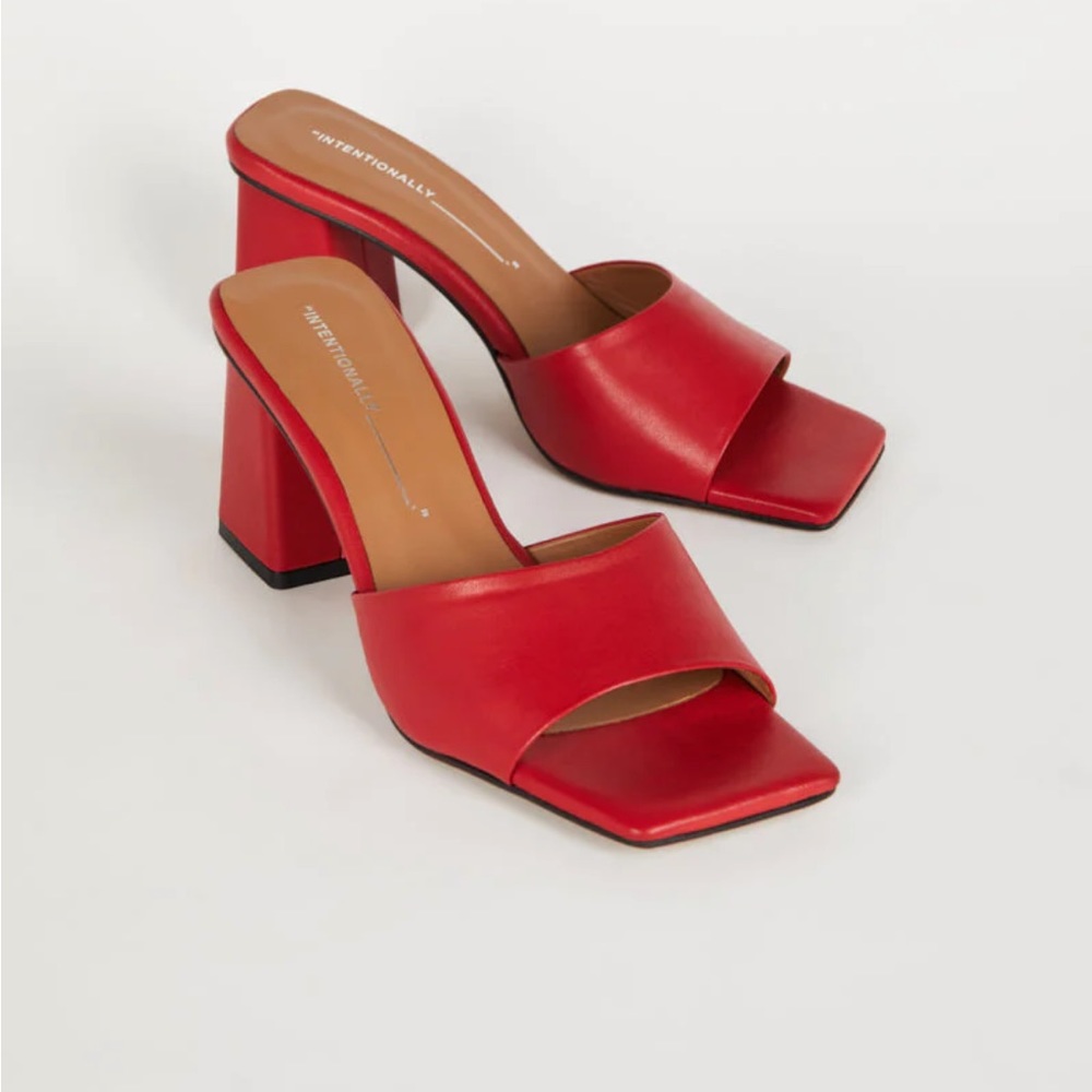 Intentionally Blank House Heel in cherry red 🍒